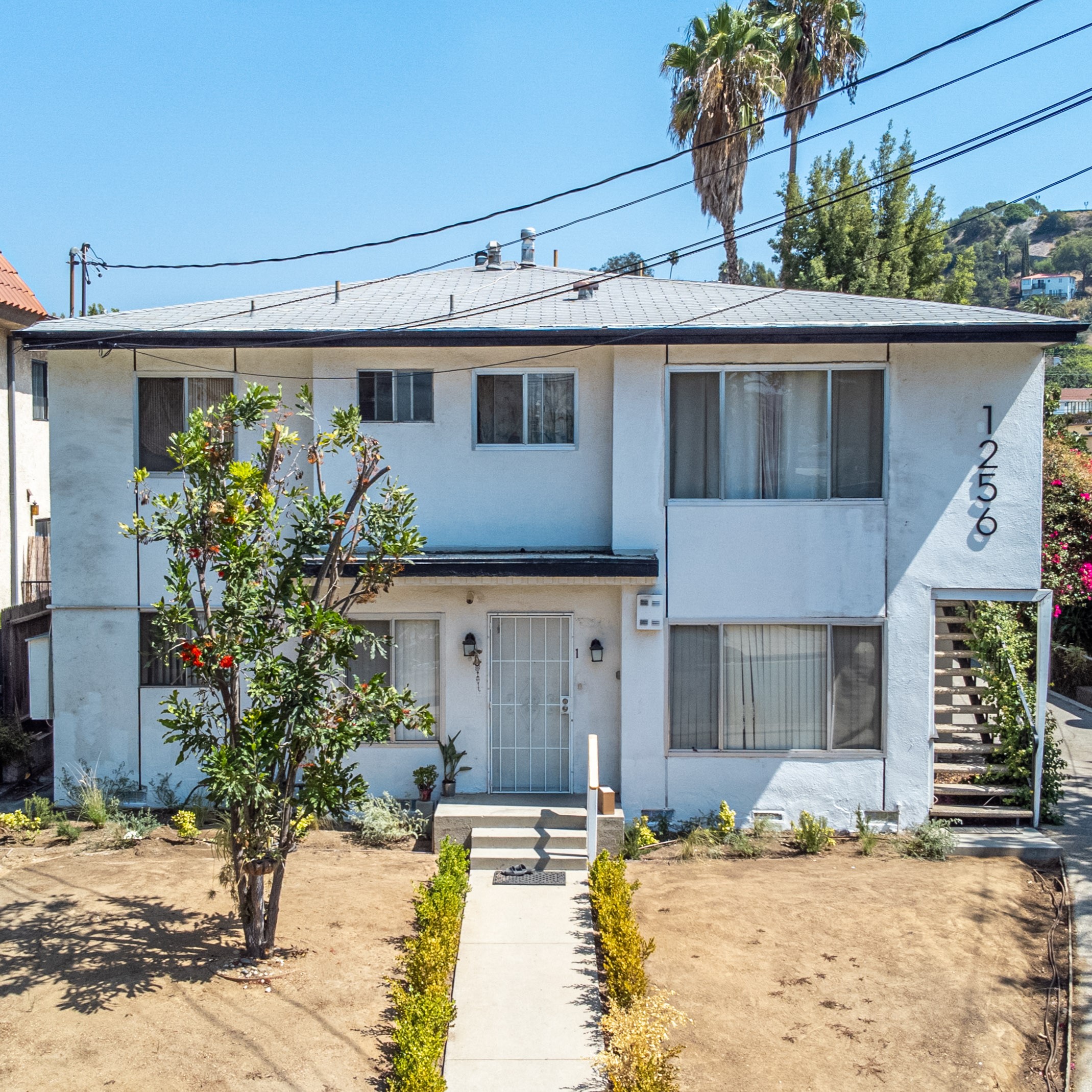 1256 Mariposa Ave, Glendale, CA 91205 — building exterior