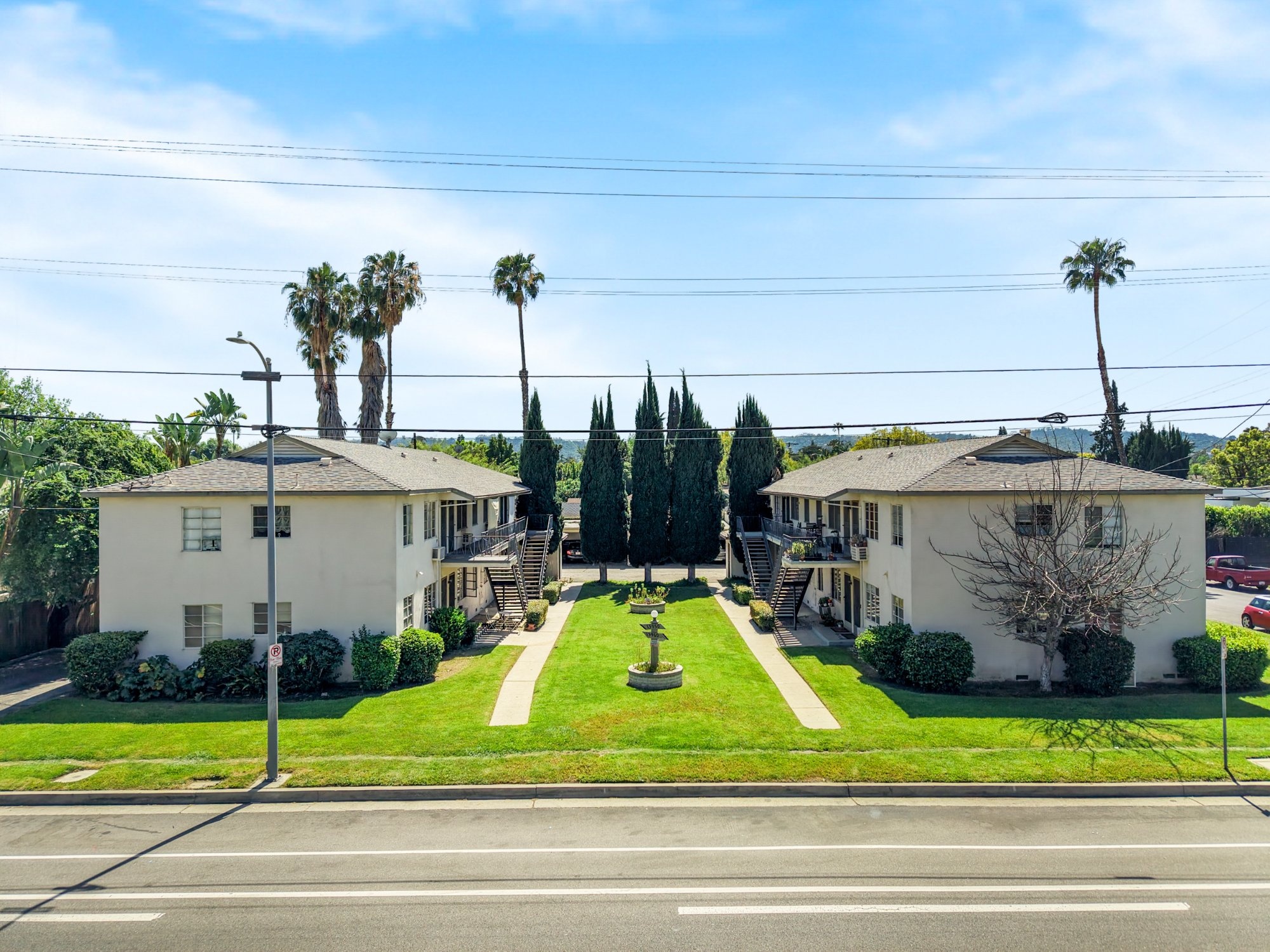 13950-13960 Burbank Blvd, Los Angeles, CA — building exterior