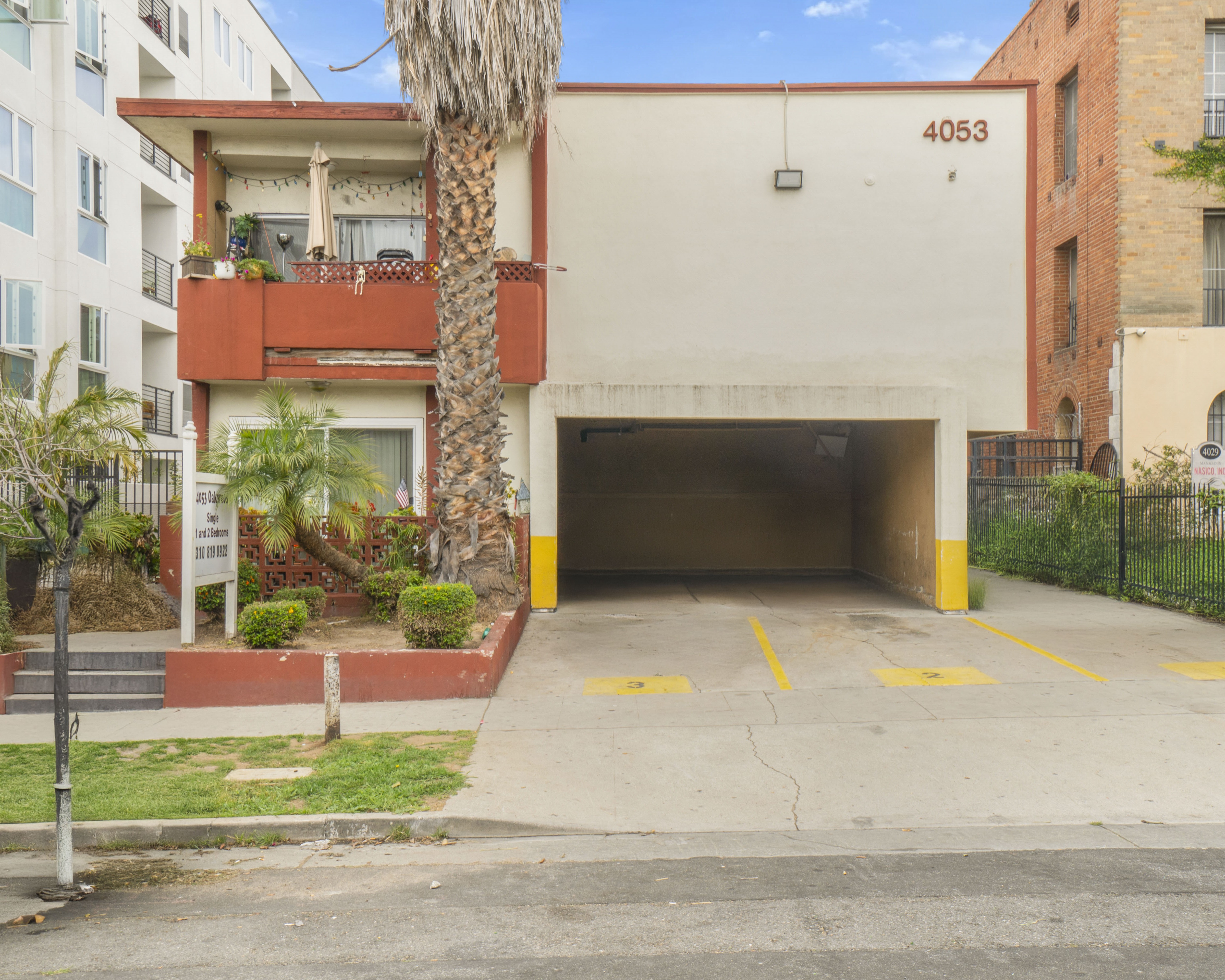 4053 Oakwood Ave, Los Angeles, CA 90004 — building exterior